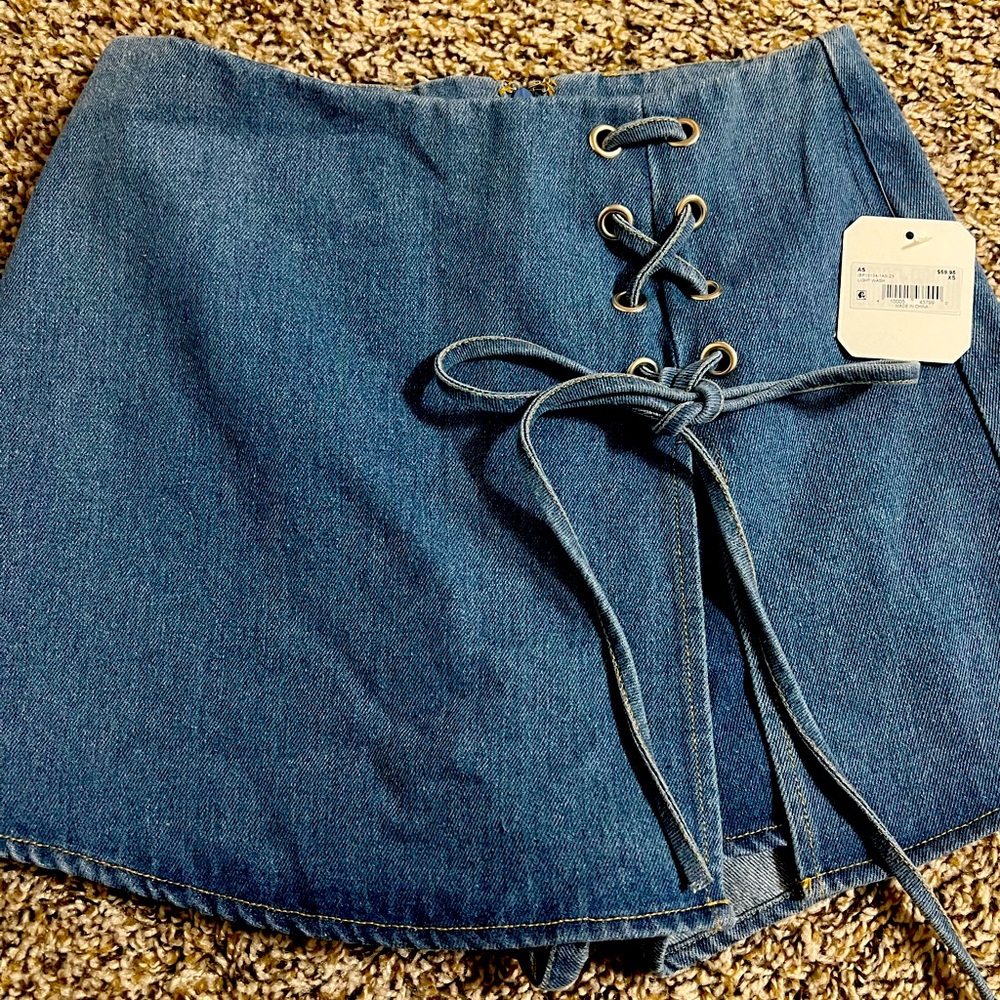 Altard state skort